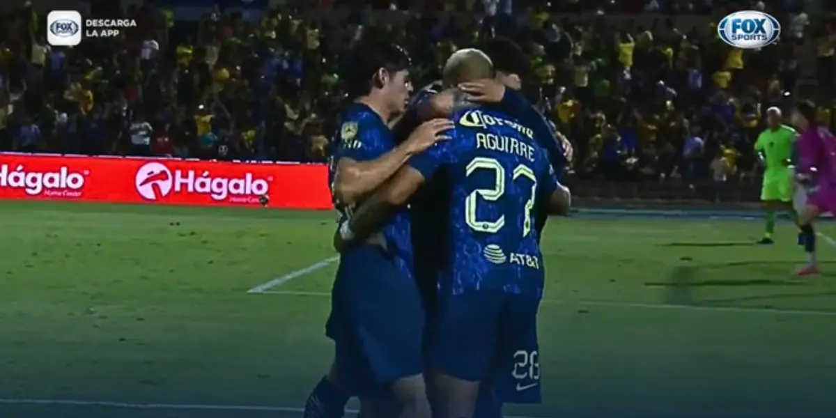 Jugadores del América celebrando el gol de Aguirre. Fox Sports