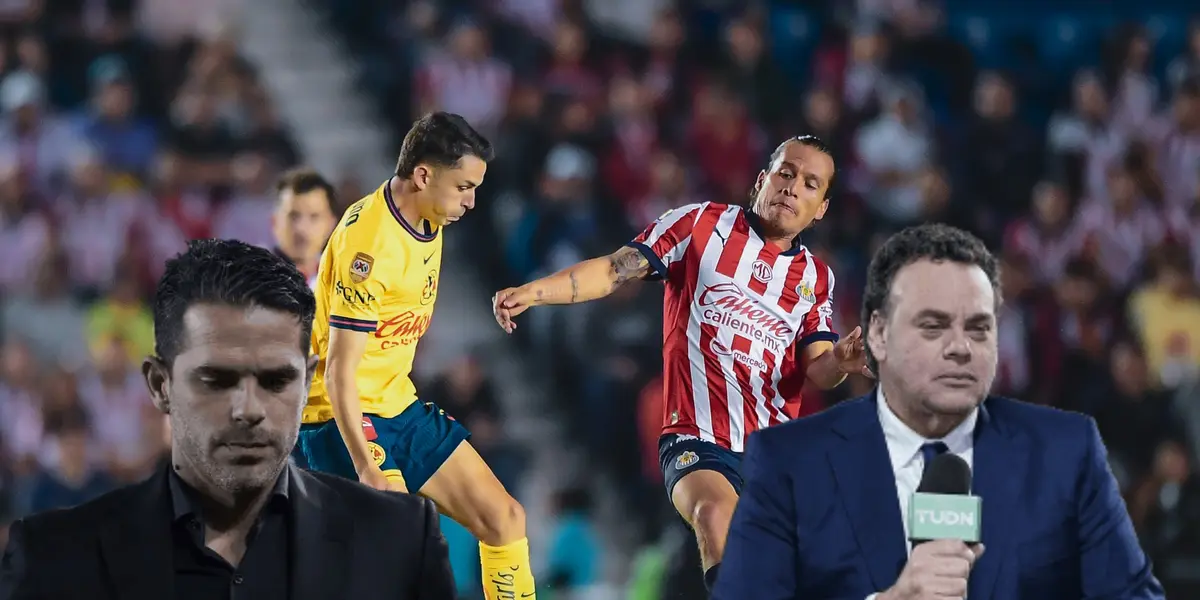 Jugadores disputando balón, David Faitelson y Fernando Gago/ Foto Mexsport.