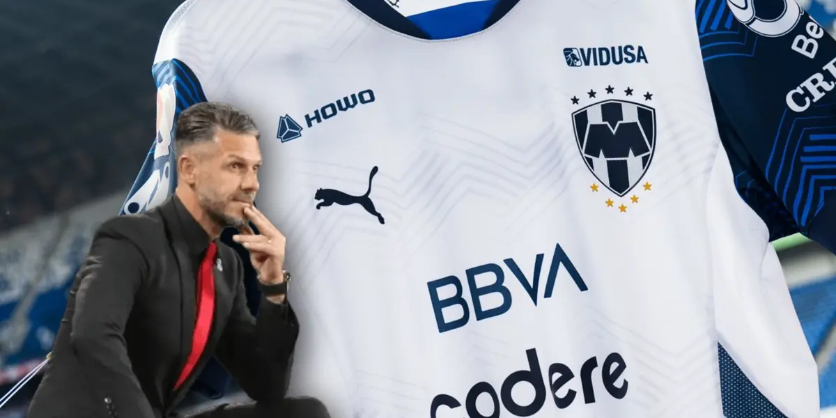 Martín Demichelis en cuclillas y camiseta de Rayados/ Foto Telecom Asia.