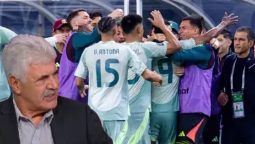 Ricardo Ferretti junto a jugadores del Tri / FOTO LA MÁQUINA CELESTE