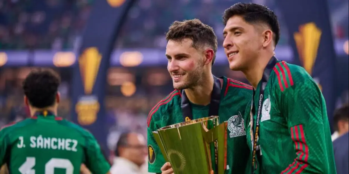 Santi y Edson con la Copa Oro. Foto: Azteca Deportes