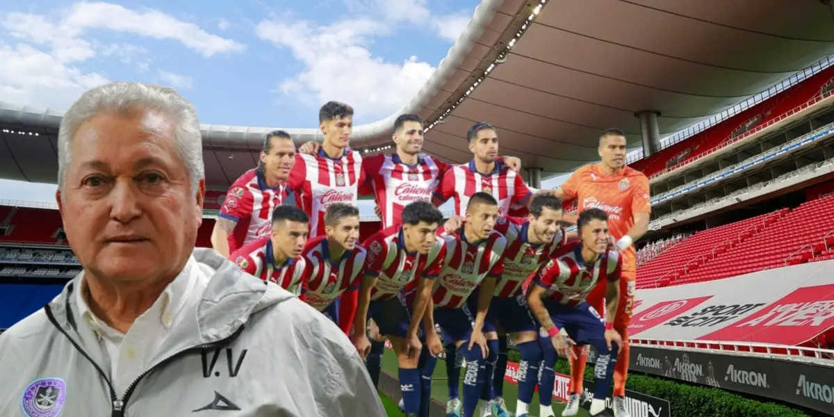 Víctor Manuel Vucetich junto a futbolistas de Chivas / FOTO JAMMEDIA